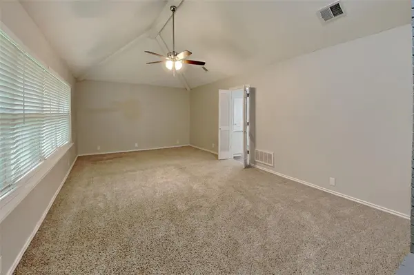 4315 Rambling Creek Drive, Arlington, TX 76016