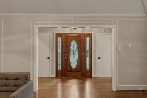 9510 Hill View Drive, Dallas, TX 75231