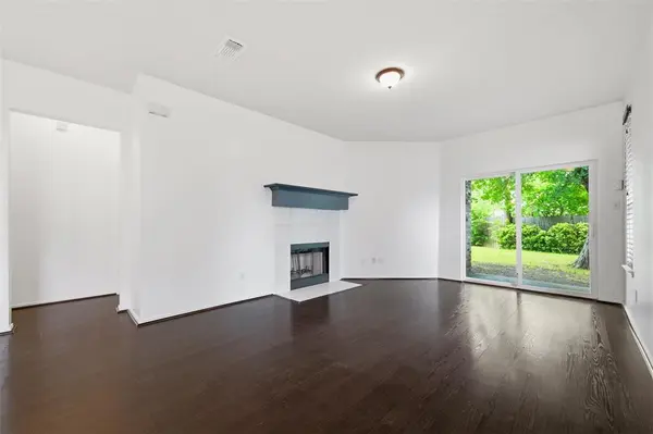 1001 Brenner Court, Arlington, TX 76017