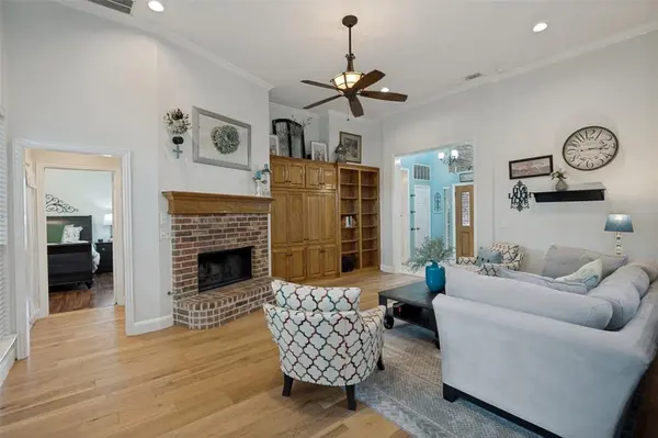 6929 Levelland Road, Dallas, TX 75252