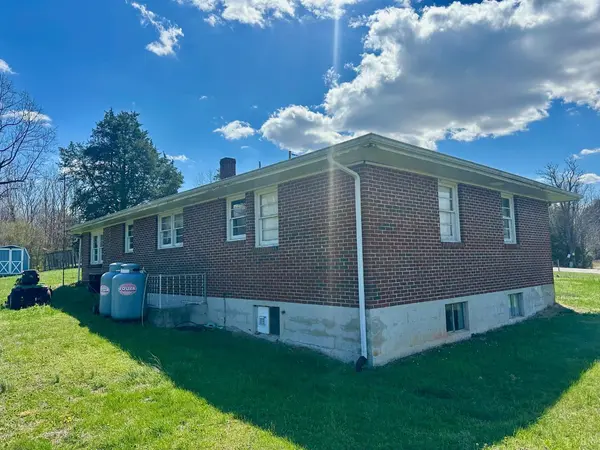 14234 Patrick Henry Hwy, Brookneal, VA 24528