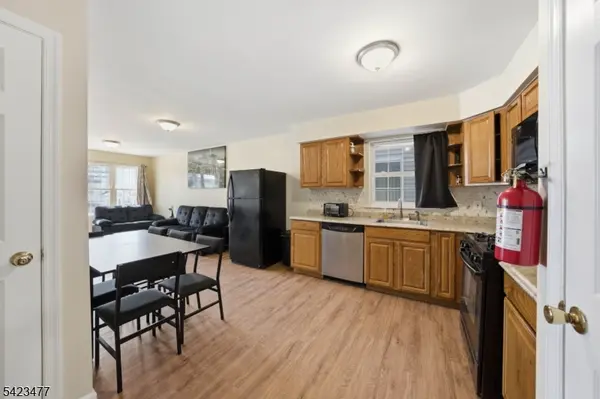 1049 Lafayette St #1, Elizabeth City, NJ 07201