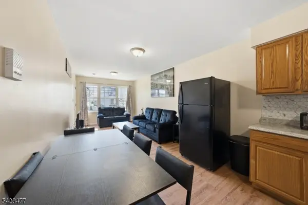 1049 Lafayette St #1, Elizabeth City, NJ 07201