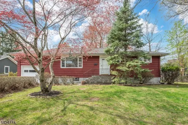 10 Laurel Pl, West Caldwell Twp., NJ 07006