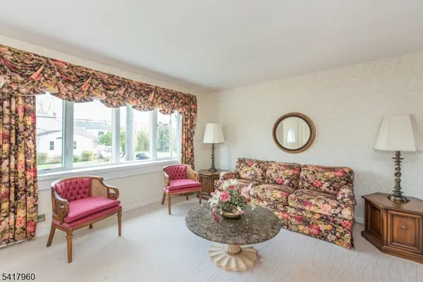 39 Homestead Ave, East Hanover Twp., NJ 07936