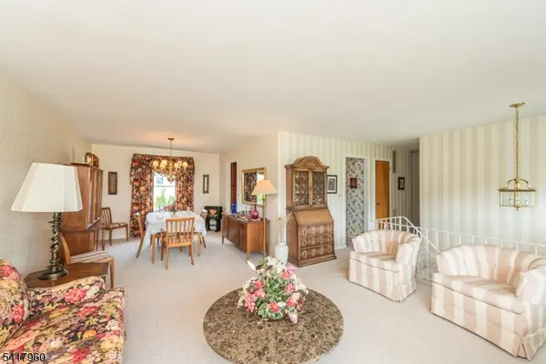 39 Homestead Ave, East Hanover Twp., NJ 07936