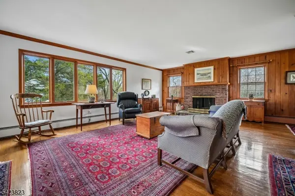 56 E Rayburn Rd, Long Hill Twp., NJ 07946