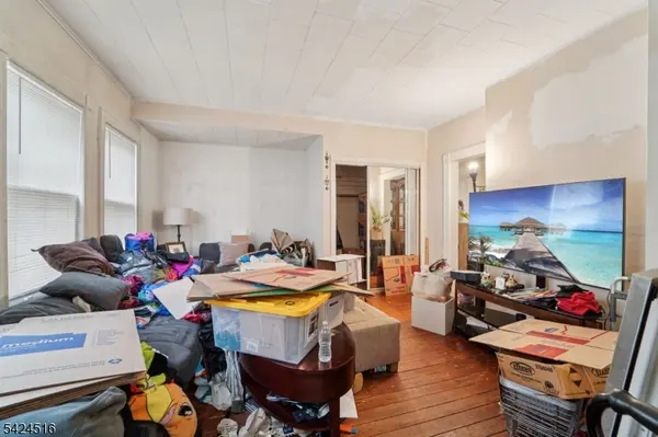 6 4Th St, Passaic City, NJ 07055