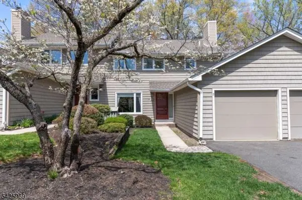 3 Macmillan Ct, Mahwah Twp., NJ 07430