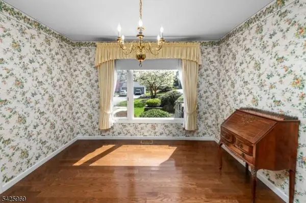 3 Macmillan Ct, Mahwah Twp., NJ 07430