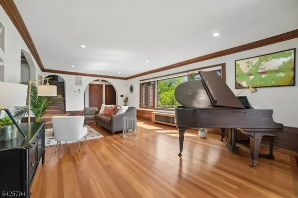 2 Overhill Rd, South Orange Village Twp., NJ 07079