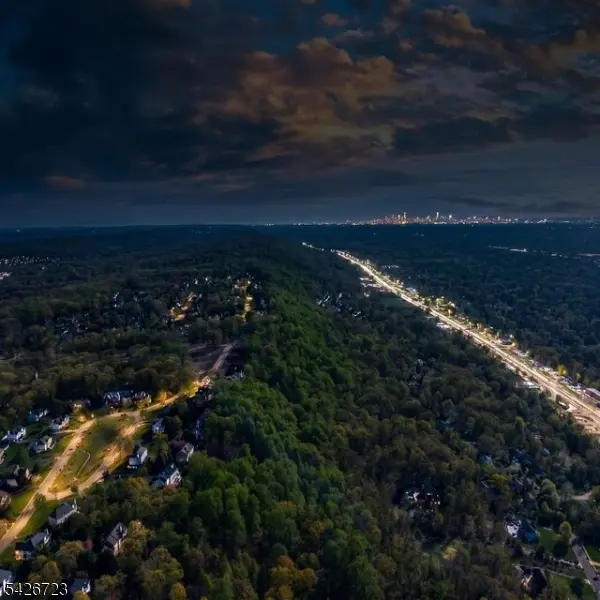 1 Juniper Pointe Trail, Green Brook Twp., NJ 07059