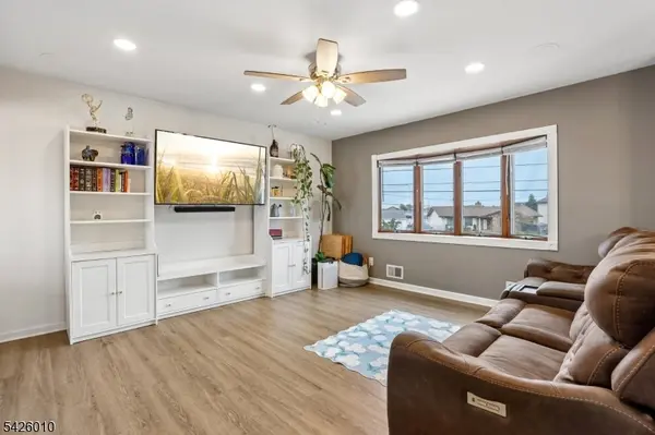 3138 Oceanic Dr, Toms River Township, NJ 08753