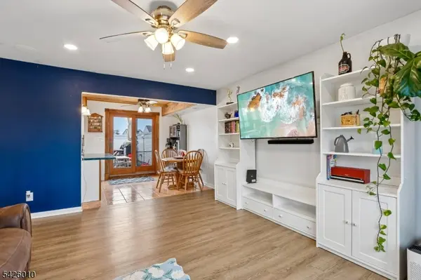 3138 Oceanic Dr, Toms River Township, NJ 08753