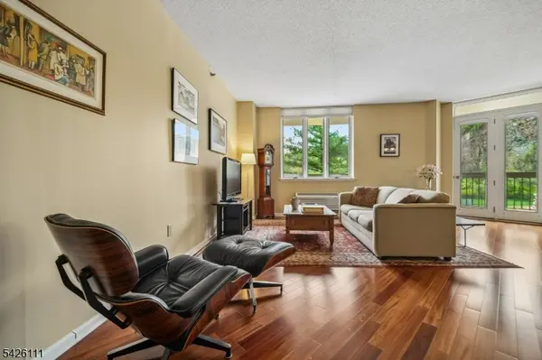 10 Smith Manor Blvd #114, West Orange Twp., NJ 07052