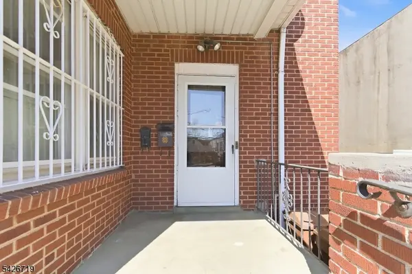 10 Garfield St, Linden City, NJ 07036