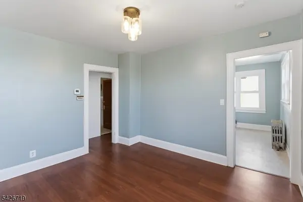 10 Garfield St, Linden City, NJ 07036