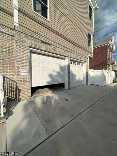 66 Delaware St, Elizabeth City, NJ 07206