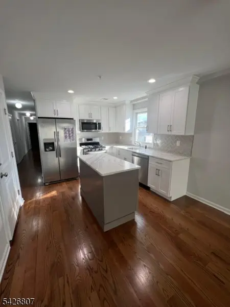 66 Delaware St, Elizabeth City, NJ 07206