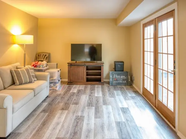 27 Adrienne PL #1, Brooklyn, NY 10308