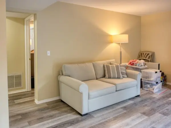 27 Adrienne PL #1, Brooklyn, NY 10308