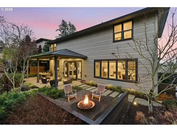 2123 S MILITARY RD, Portland, OR 97219