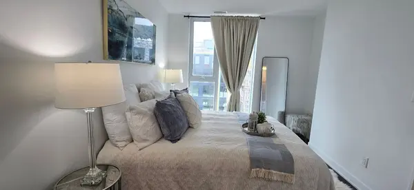 185 Alberta AVE W #1208, Toronto C03, ON M6C 0A5