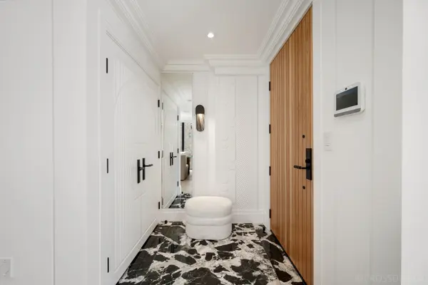 238 Melrose AVE N, Toronto C04, ON M5M 1Z1