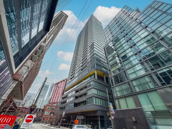 8 Charlotte ST #1807, Toronto C01, ON M5V 0K4