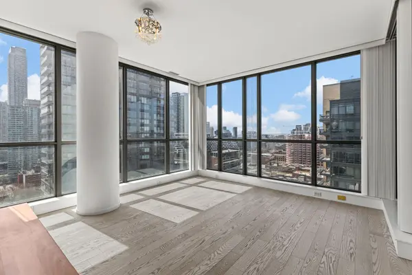 8 Charlotte ST #1807, Toronto C01, ON M5V 0K4