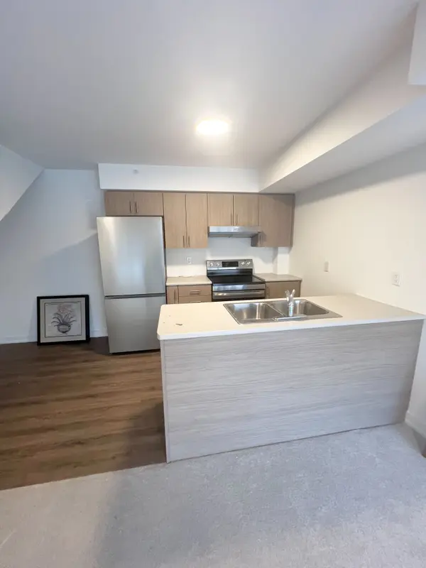 300 Railway Engine House Way ST ##9, Whitby, ON L1N 0P7