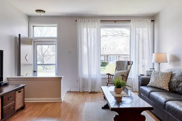 319 Dovedale DR, Whitby, ON L1N 1Z8