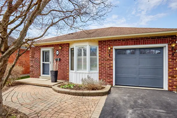 18 Boychyn DR, Whitby, ON L1N 6Z4