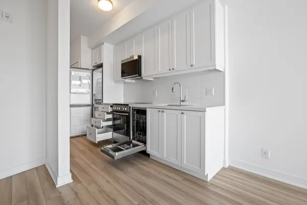 51 Clarington BLVD #514, Clarington, ON L1C 0A1