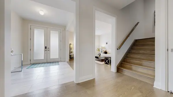 393 William Graham DR, Aurora, ON L4G 0Z9