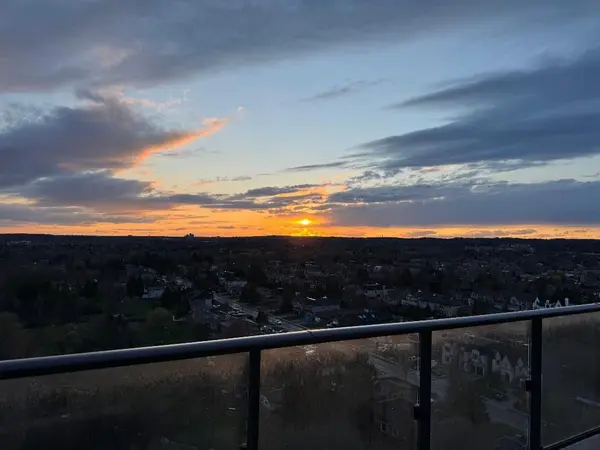 9618 Yonge ST #Lph8, Richmond Hill, ON L4C 0X5