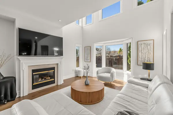 341 Kirkvalley CRES, Aurora, ON L4G 7S1