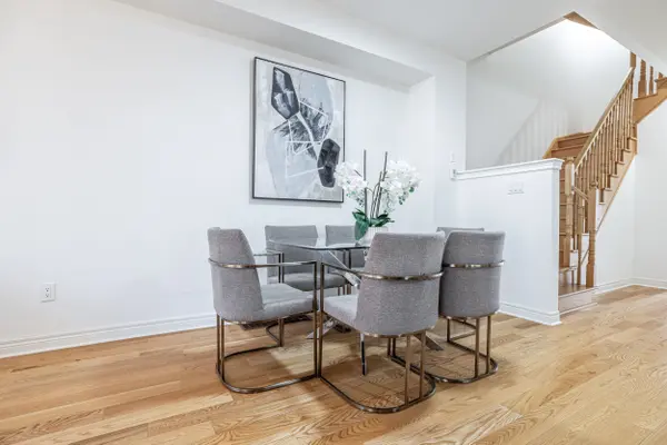 92 Radial DR, Aurora, ON L4G 0Z8