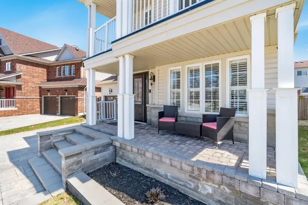 43 Maple Crown TER, Barrie, ON L4M 7H9