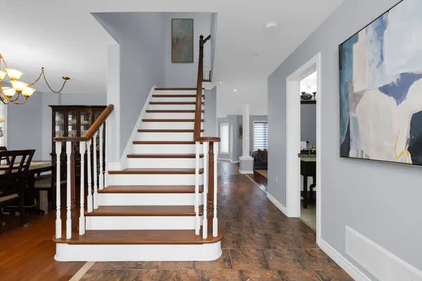 77 Sovereign's Gate, Barrie, ON L4N 0Y9