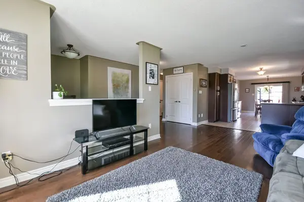 12 White CRES, Barrie, ON L4N 7M1