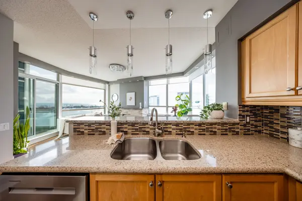 5 Marine Parade DR #PH9, Toronto W06, ON M8V 4B4