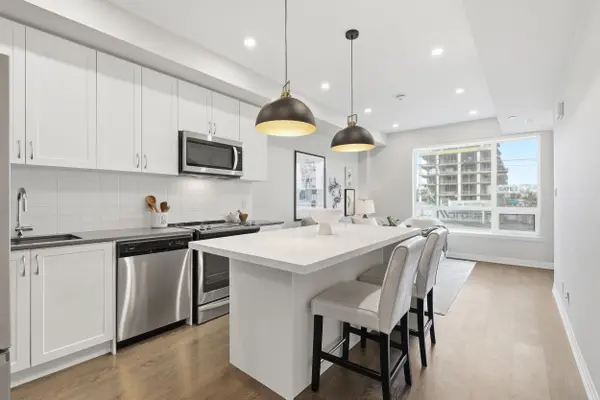 1238 Cawthra RD #2, Mississauga, ON L5G 0B6