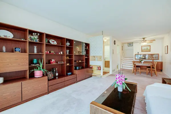 1188 WESTERDAM RD, Mississauga, ON L4Y 2H4