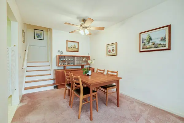 1188 WESTERDAM RD, Mississauga, ON L4Y 2H4