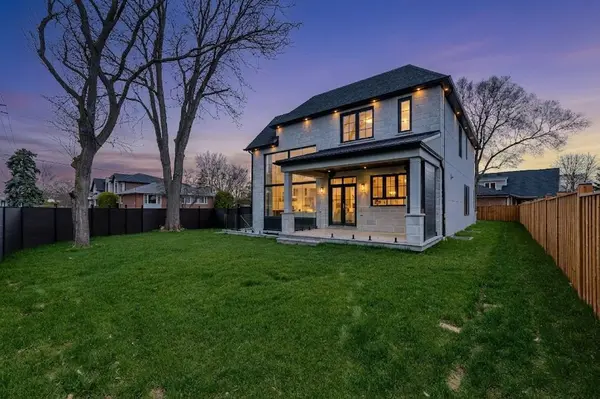 1404 Waverly AVE SW, Oakville, ON L6L 2S3