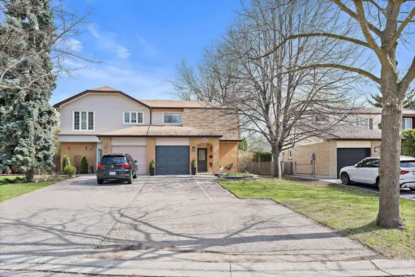 66 Lawndale CRES, Brampton, ON L6S 3L4