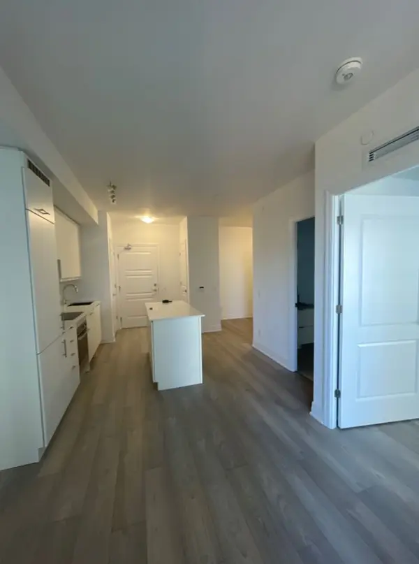 36 Elm DR W #703, Mississauga, ON L5B 0N3