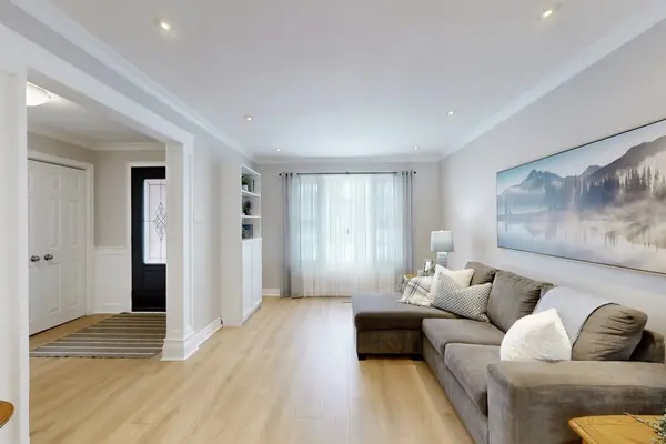 49 Mikado CRES, Brampton, ON L6S 3R5