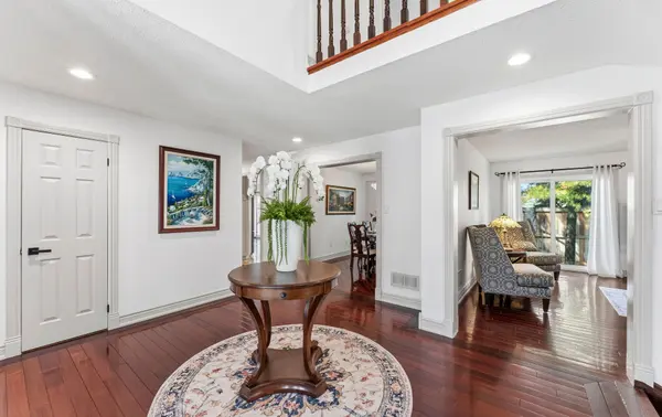 1665 Asgard DR, Mississauga, ON L5E 3G5